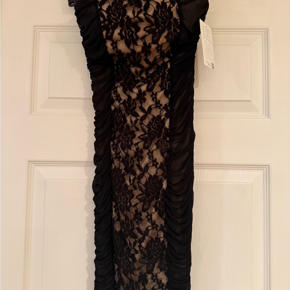 Chic Black Lace Mini Dress